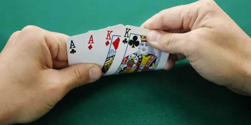 Tìm hiểu về Omaha Poker